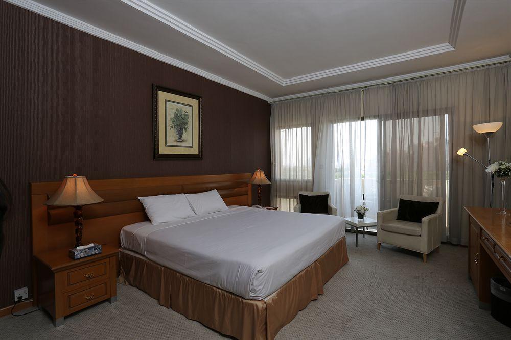 New Park Hotel Кувейт Экстерьер фото