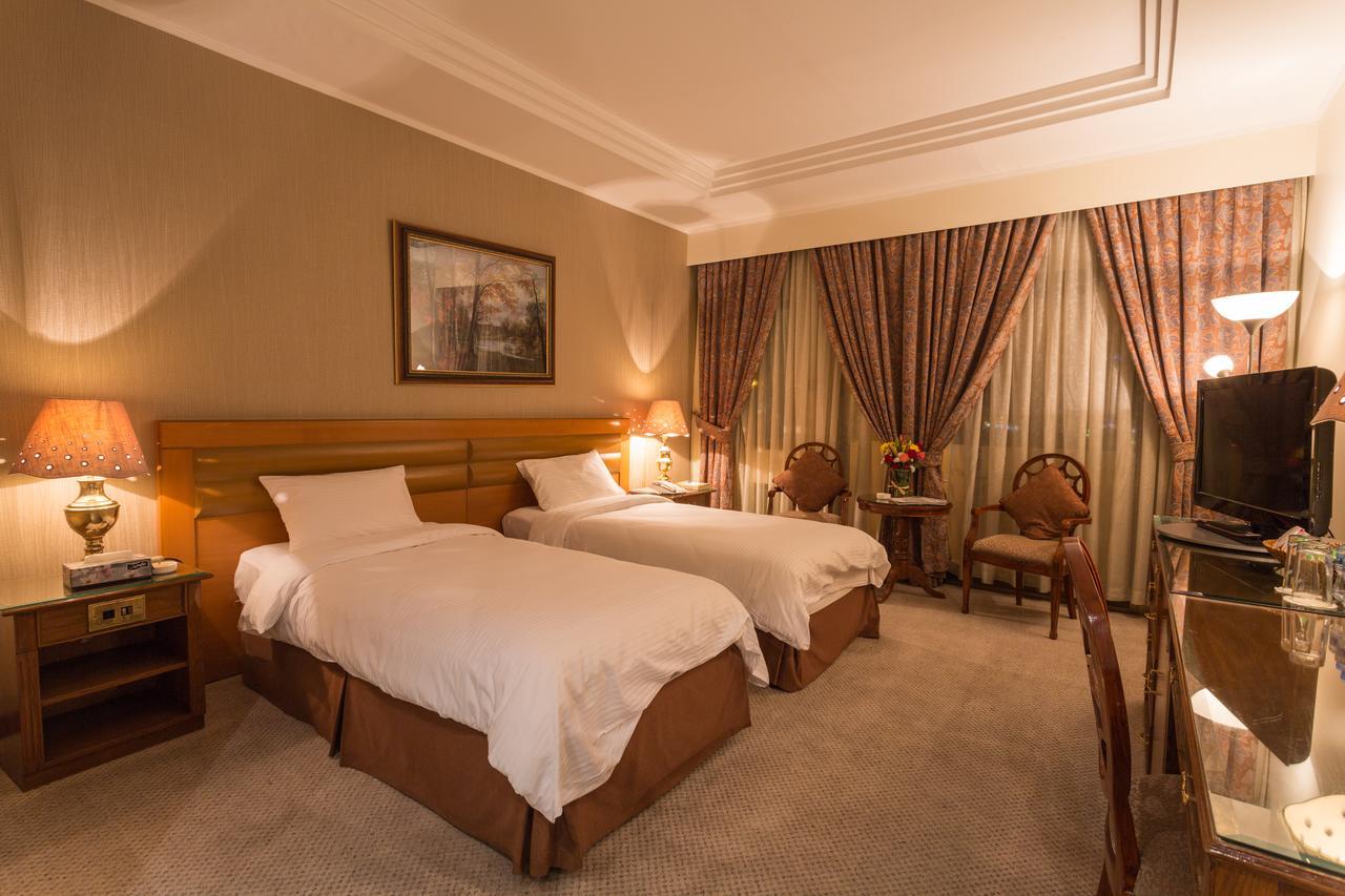 New Park Hotel Кувейт Экстерьер фото