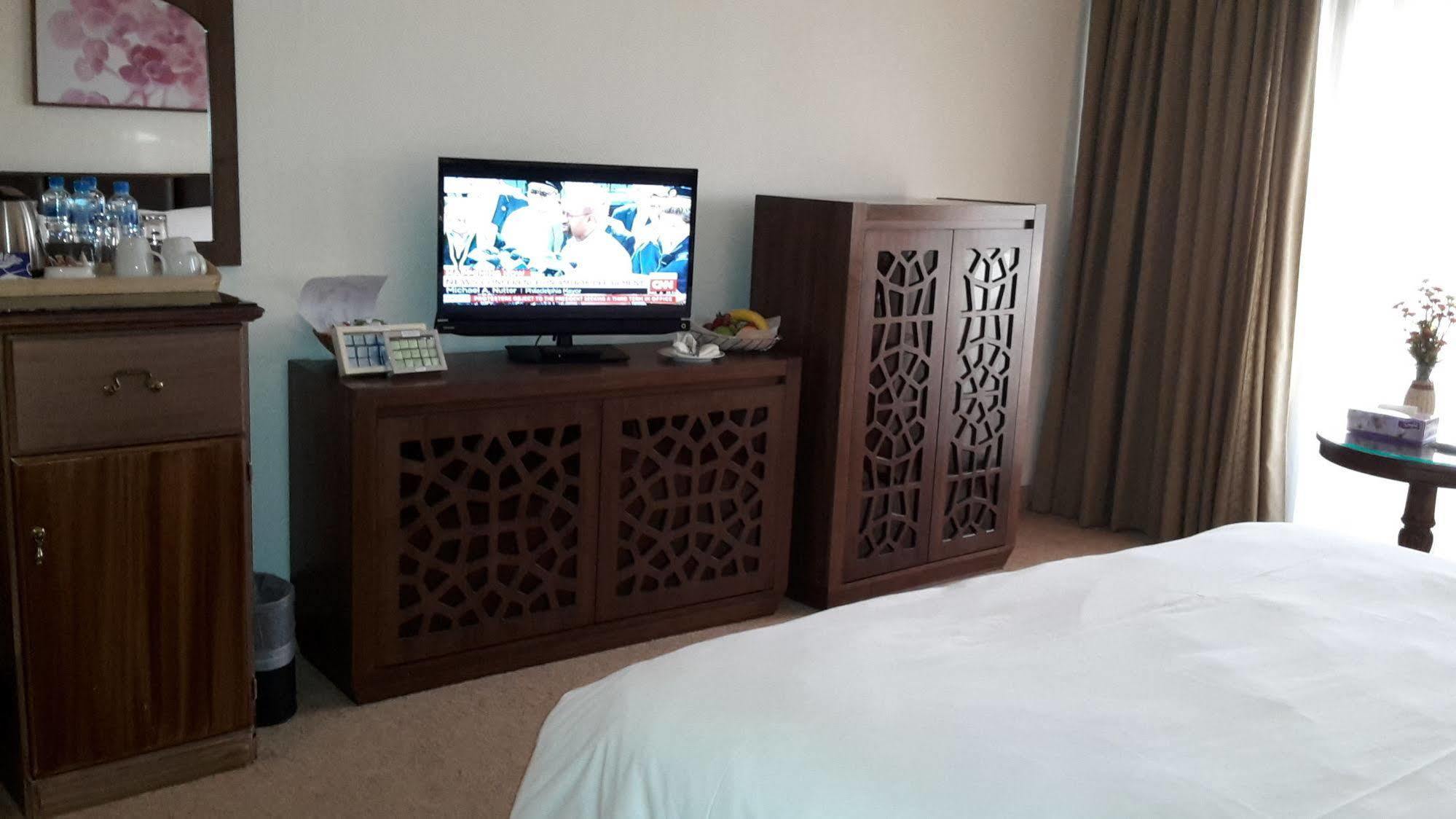 New Park Hotel Кувейт Экстерьер фото