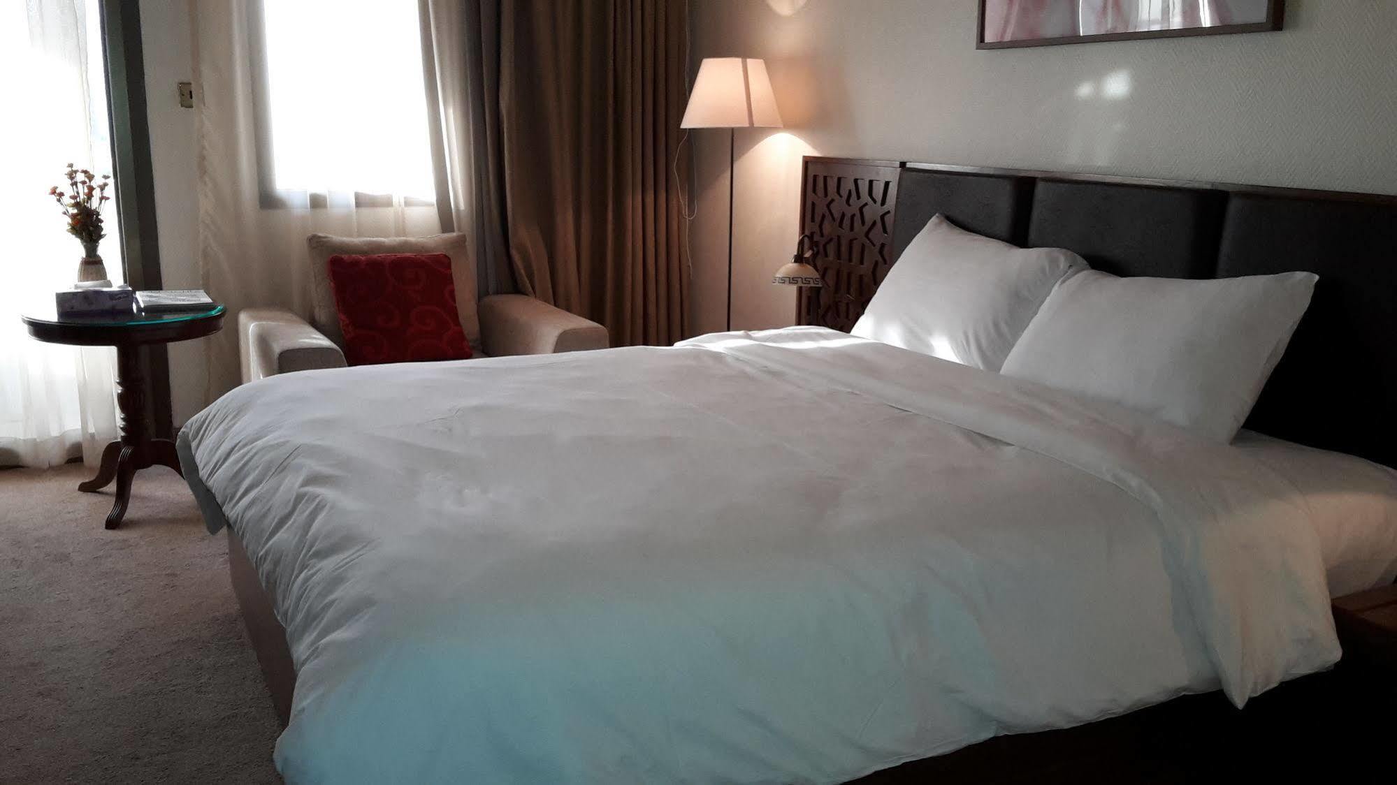 New Park Hotel Кувейт Экстерьер фото