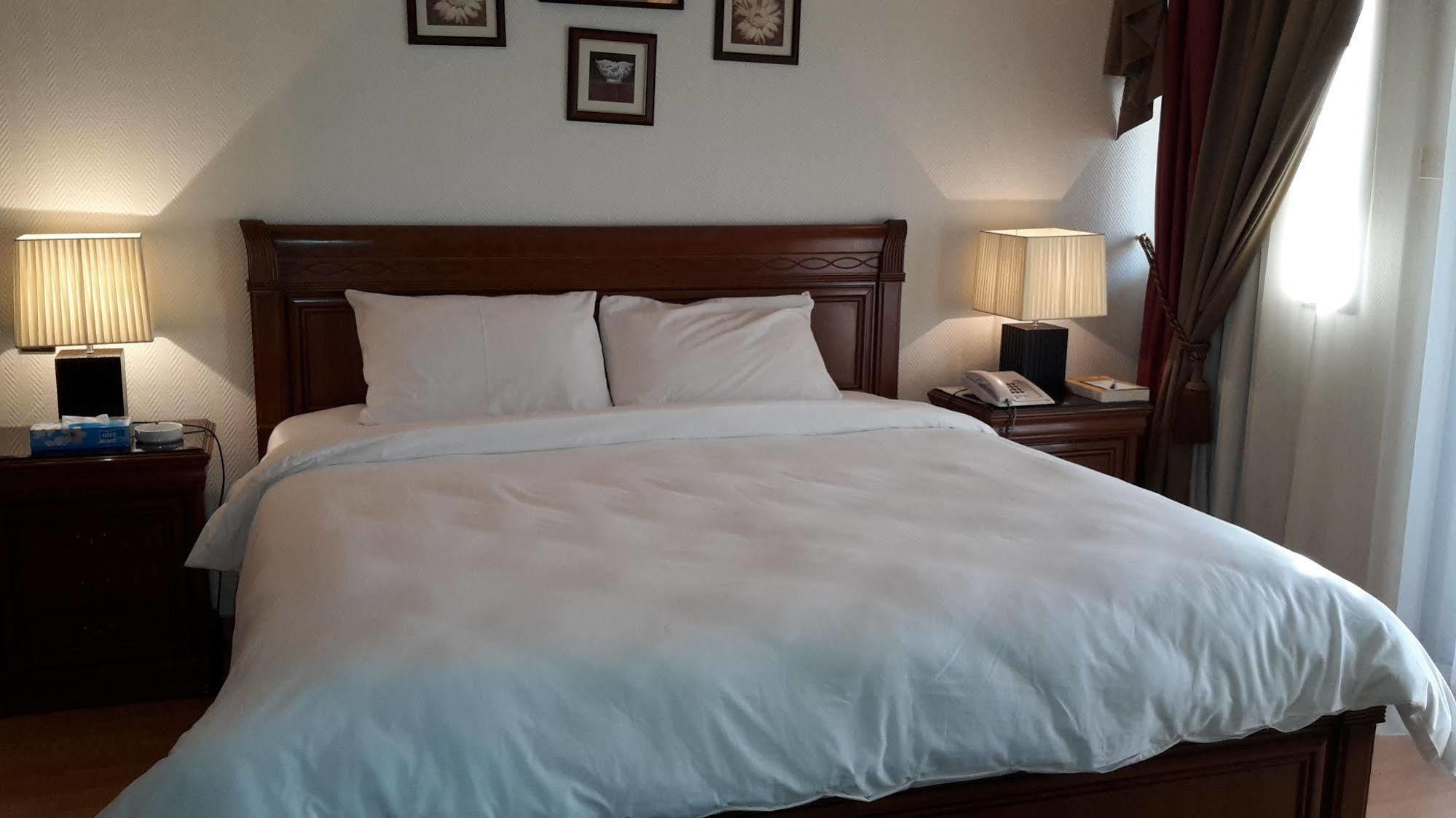 New Park Hotel Кувейт Экстерьер фото
