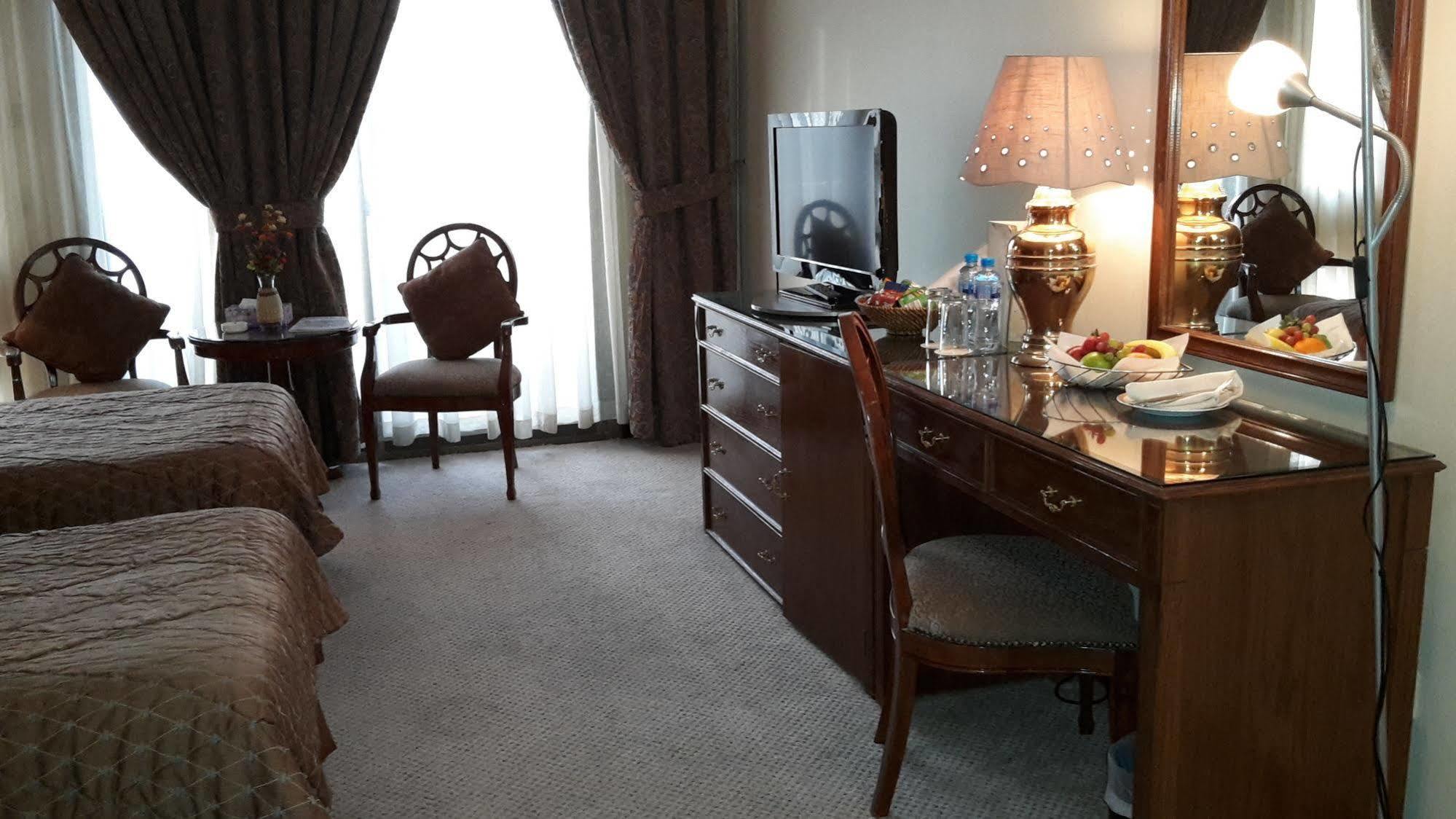 New Park Hotel Кувейт Экстерьер фото
